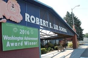 Robert  E Lee Elementary School
